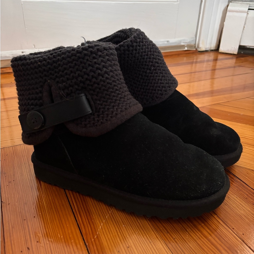 UGG Women's 9 Shaina Black Suede Purl Knit Cuff Buttoned Ankle Booties 1125494
